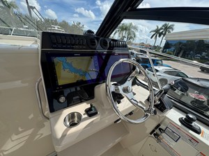 Boston Whaler 325 CONQUEST 44 2026 Boston Whaler 325 CONQUEST 45