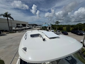 Boston Whaler 325 CONQUEST 48 2026 Boston Whaler 325 CONQUEST 49