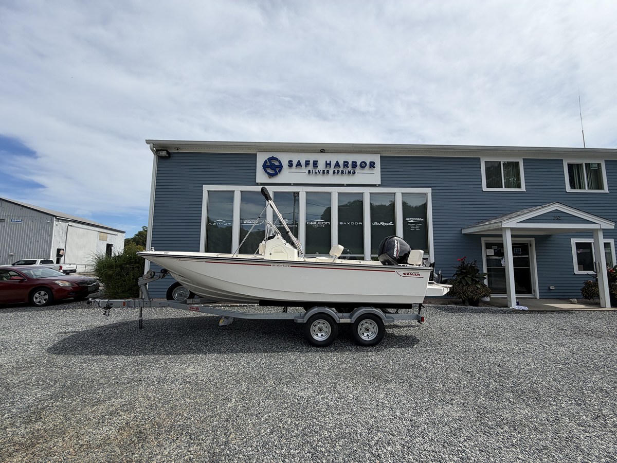 2027 Boston Whaler 190 Montauk 18