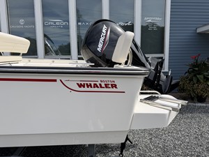 Boston Whaler 190 Montauk 1 2027 Boston Whaler 190 Montauk 2