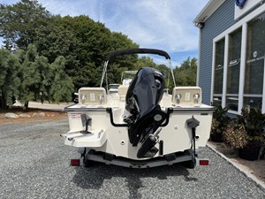 Boston Whaler 190 Montauk 2 2027 Boston Whaler 190 Montauk 3