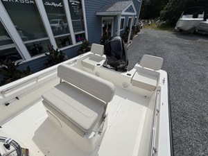 Boston Whaler 190 Montauk 5 2027 Boston Whaler 190 Montauk 6