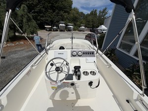Boston Whaler 190 Montauk 8 2027 Boston Whaler 190 Montauk 9