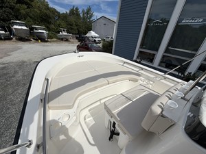 Boston Whaler 190 Montauk 10 2027 Boston Whaler 190 Montauk 11