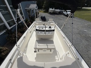 Boston Whaler 190 Montauk 13 2027 Boston Whaler 190 Montauk 14