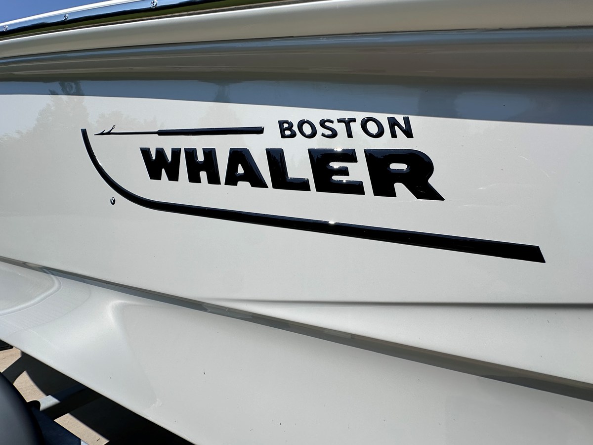 2027 Boston Whaler 130 Super Sport 11