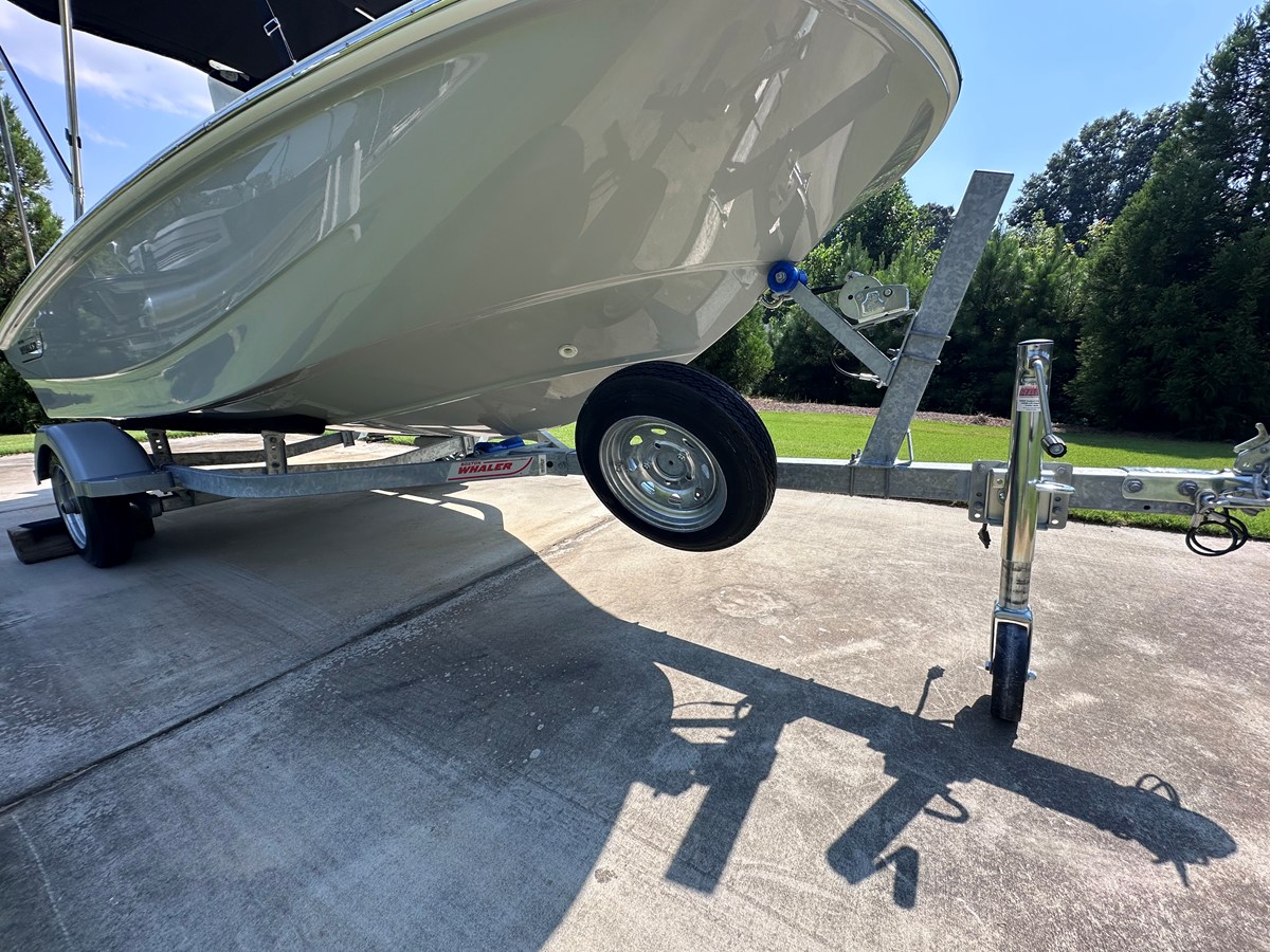 2027 Boston Whaler 130 Super Sport 20