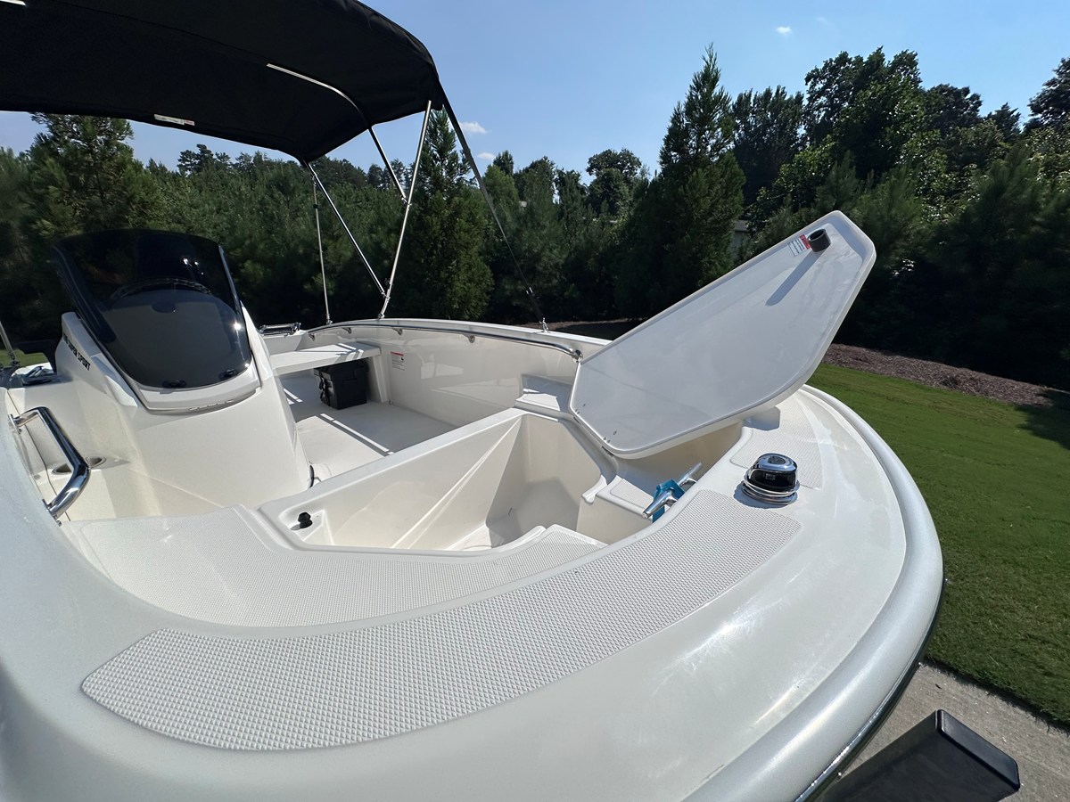 2027 Boston Whaler 130 Super Sport 22