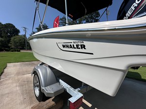 Boston Whaler 130 Super Sport 9 2027 Boston Whaler 130 Super Sport 10