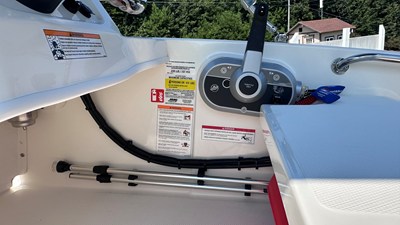 Boston Whaler 130 Super Sport 34 2027 Boston Whaler 130 Super Sport 35