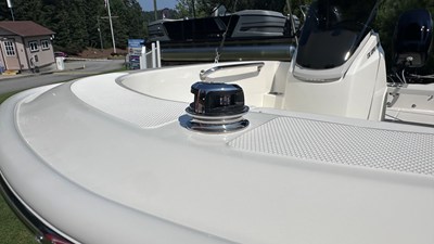 Boston Whaler 130 Super Sport 39 2027 Boston Whaler 130 Super Sport 40