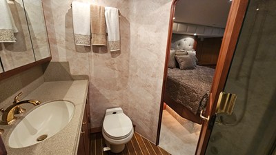 2000 Ocean Yachts 70 SUPER SPORT 42