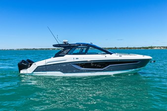 Cruisers Yachts 42 GLS Outboard 0 2026 Cruisers Yachts 42 GLS Outboard 1