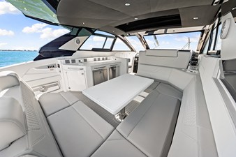Cruisers Yachts 42 GLS Outboard 2 2026 Cruisers Yachts 42 GLS Outboard 3