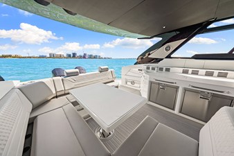 Cruisers Yachts 42 GLS Outboard 3 2026 Cruisers Yachts 42 GLS Outboard 4