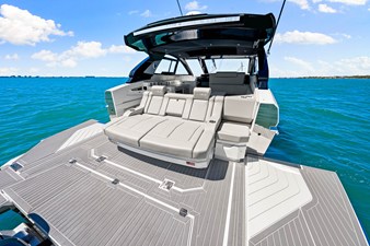 Cruisers Yachts 42 GLS Outboard 12 2026 Cruisers Yachts 42 GLS Outboard 13