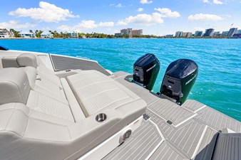 Cruisers Yachts 42 GLS Outboard 13 2026 Cruisers Yachts 42 GLS Outboard 14
