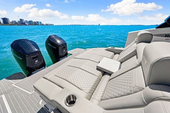 Cruisers Yachts 42 GLS Outboard 16 2026 Cruisers Yachts 42 GLS Outboard 17