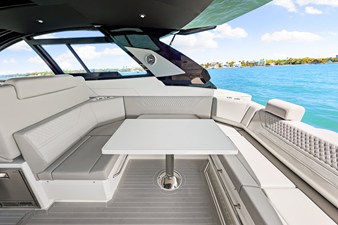 Cruisers Yachts 42 GLS Outboard 21 2026 Cruisers Yachts 42 GLS Outboard 22