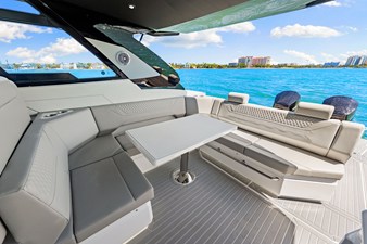 Cruisers Yachts 42 GLS Outboard 22 2026 Cruisers Yachts 42 GLS Outboard 23