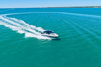 Cruisers Yachts 42 GLS Outboard 26 2026 Cruisers Yachts 42 GLS Outboard 27