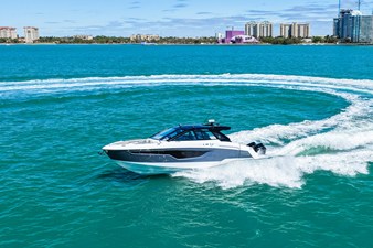 Cruisers Yachts 42 GLS Outboard 31 2026 Cruisers Yachts 42 GLS Outboard 32