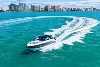 Cruisers Yachts 42 GLS Outboard 33 2026 Cruisers Yachts 42 GLS Outboard 34