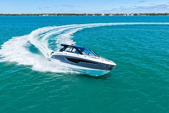 Cruisers Yachts 42 GLS Outboard 44 2026 Cruisers Yachts 42 GLS Outboard 45