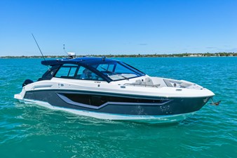 Cruisers Yachts 42 GLS Outboard 61 2026 Cruisers Yachts 42 GLS Outboard 62