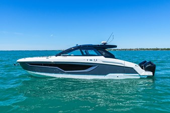 Cruisers Yachts 42 GLS Outboard 83 2026 Cruisers Yachts 42 GLS Outboard 84