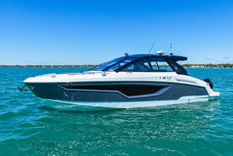 Cruisers Yachts 42 GLS Outboard 84 2026 Cruisers Yachts 42 GLS Outboard 85