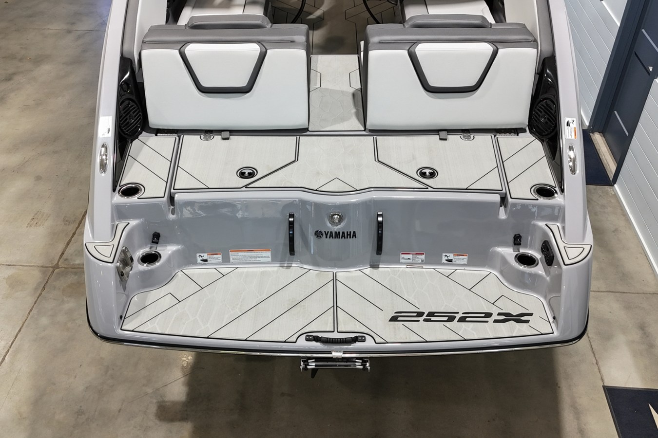 2026 Yamaha 252XE 8