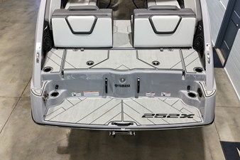 2026 Yamaha 252XE 8