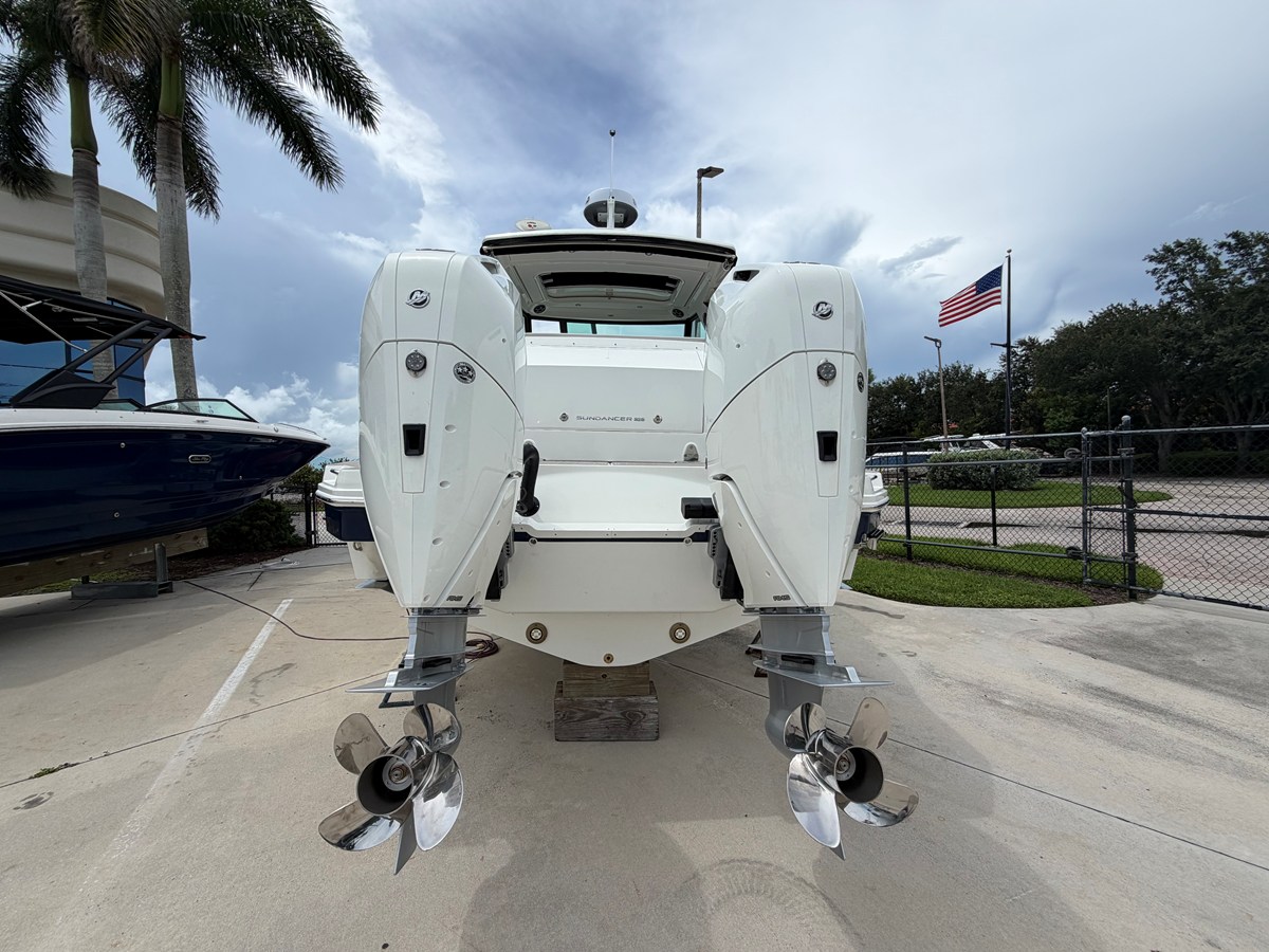 2027 Sea Ray Sundancer 320 Outboard 20