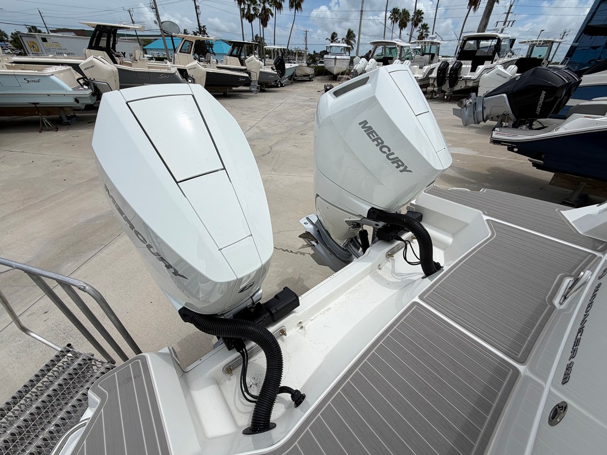 2027 Sea Ray Sundancer 320 Outboard 23