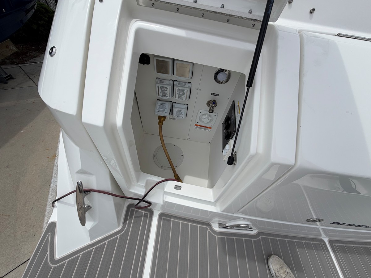 2027 Sea Ray Sundancer 320 Outboard 25