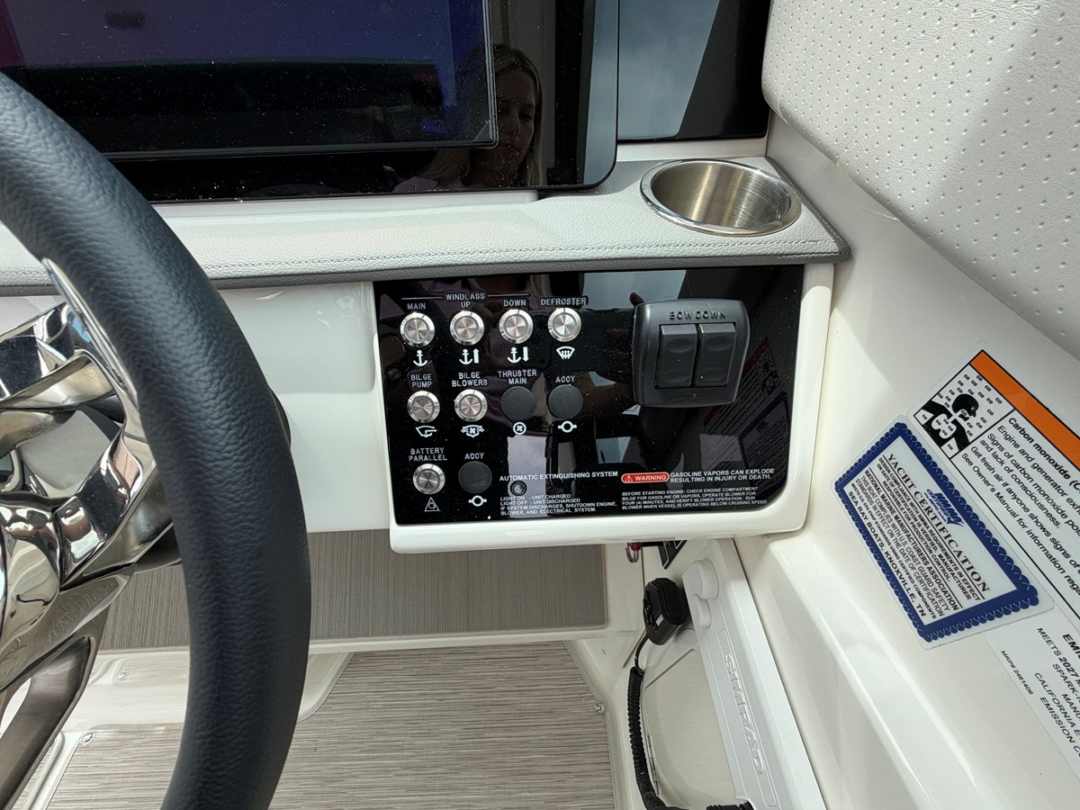 2027 Sea Ray Sundancer 320 Outboard 39
