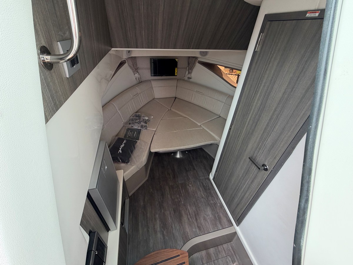 2027 Sea Ray Sundancer 320 Outboard 47