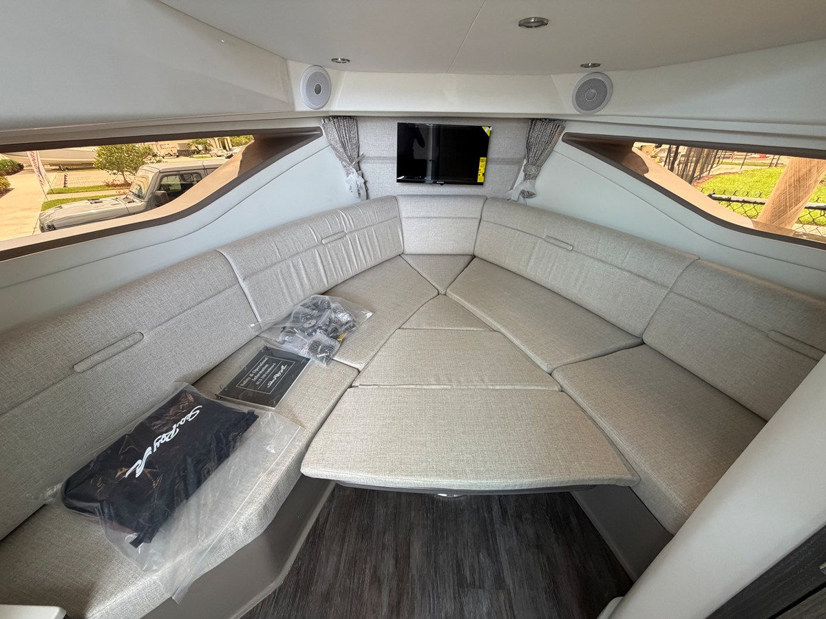 2027 Sea Ray Sundancer 320 Outboard 48