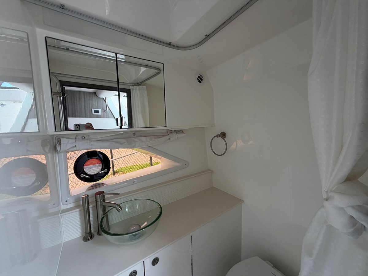2027 Sea Ray Sundancer 320 Outboard 54