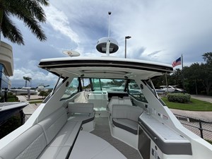 2027 Sea Ray Sundancer 320 Outboard 27
