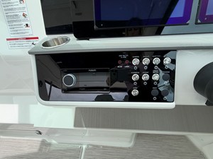 2027 Sea Ray Sundancer 320 Outboard 40