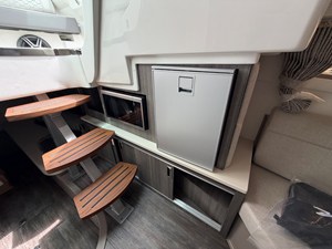 2027 Sea Ray Sundancer 320 Outboard 51