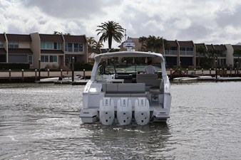 Cruisers Yachts 38 GLS Outboard 4 2026 Cruisers Yachts 38 GLS Outboard 5