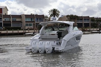 Cruisers Yachts 38 GLS Outboard 5 2026 Cruisers Yachts 38 GLS Outboard 6