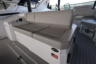 Cruisers Yachts 38 GLS Outboard 13 2026 Cruisers Yachts 38 GLS Outboard 14