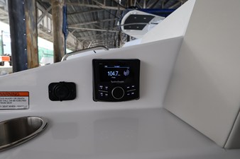 Cruisers Yachts 38 GLS Outboard 14 2026 Cruisers Yachts 38 GLS Outboard 15
