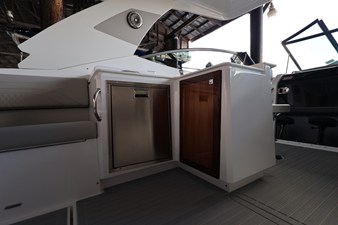 Cruisers Yachts 38 GLS Outboard 20 2026 Cruisers Yachts 38 GLS Outboard 21