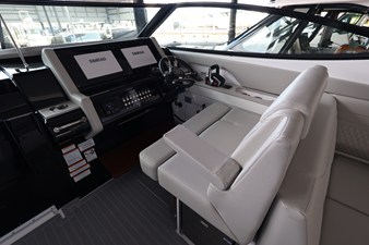 Cruisers Yachts 38 GLS Outboard 25 2026 Cruisers Yachts 38 GLS Outboard 26