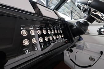 Cruisers Yachts 38 GLS Outboard 31 2026 Cruisers Yachts 38 GLS Outboard 32